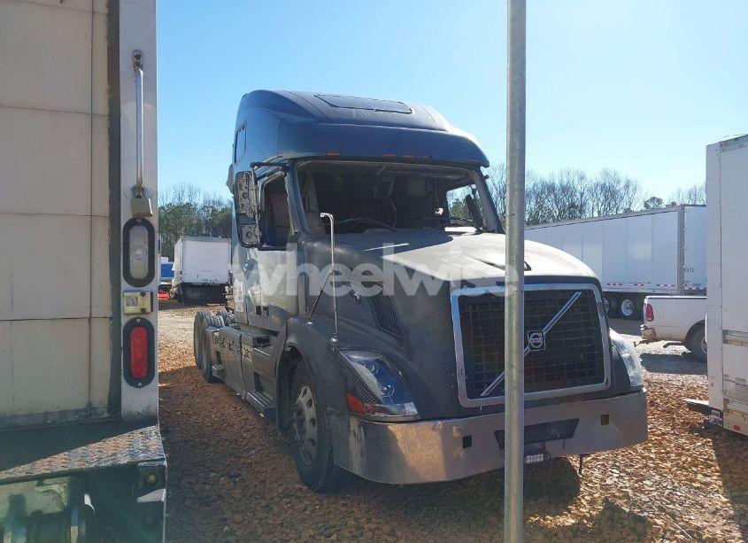 2005 Volvo Vn VNL (VIN 4V4NC9GH25N390711) main photo