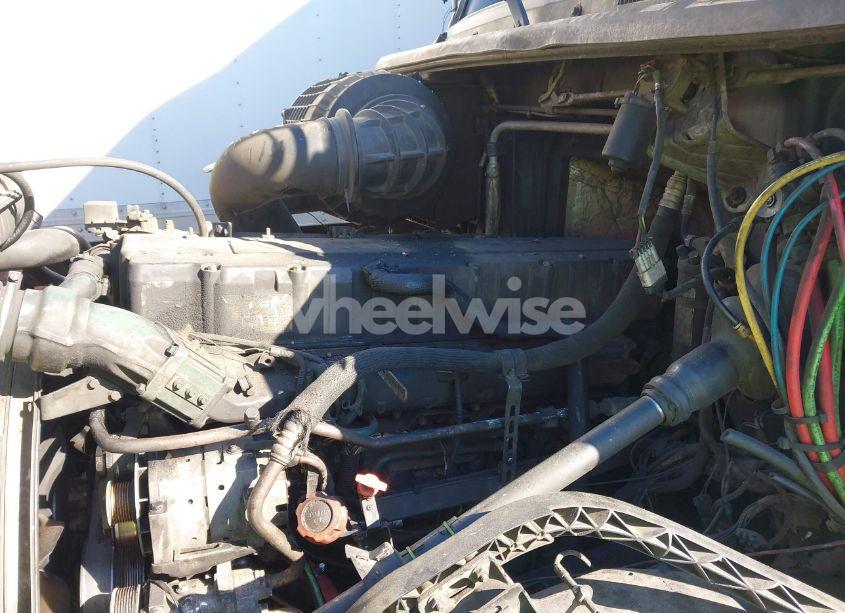 Photo 10 of 2005 Volvo Vn VNL (VIN 4V4NC9GH25N390711)