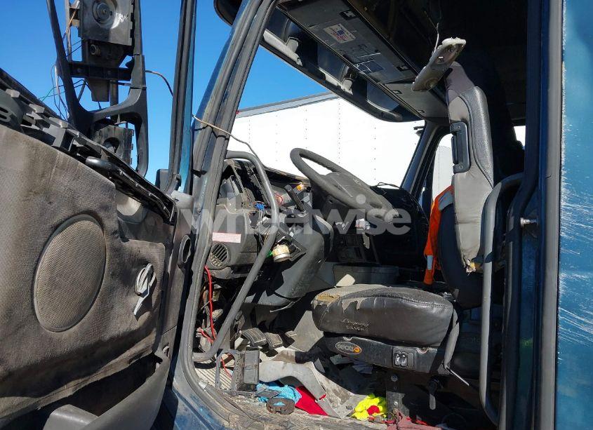 Photo 5 of 2005 Volvo Vn VNL (VIN 4V4NC9GH25N390711)