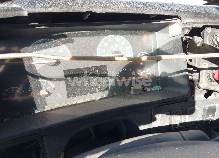 Photo 6 of 2005 Volvo Vn VNL (VIN 4V4NC9GH25N390711)