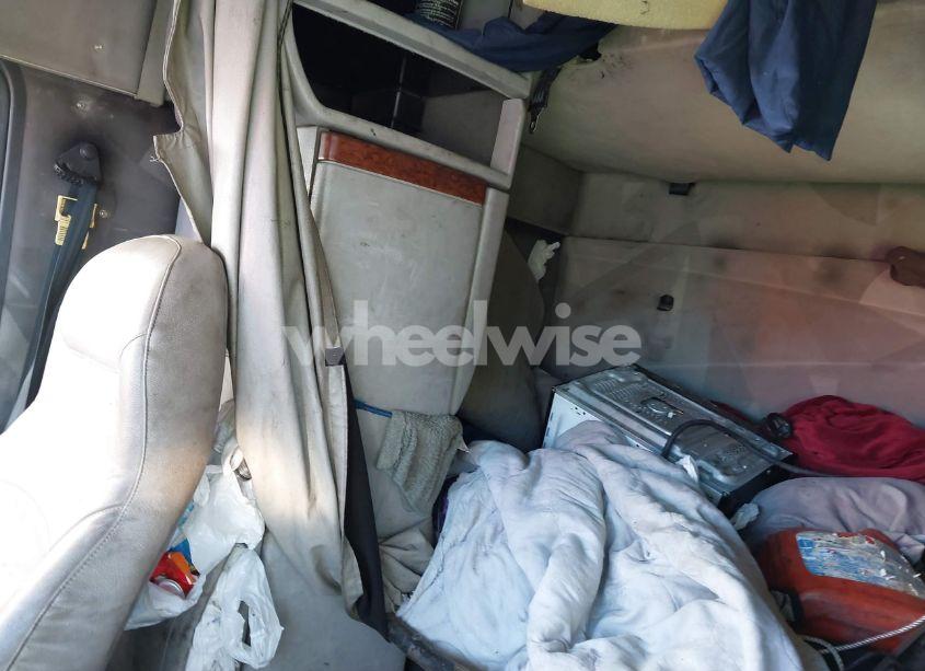 Photo 7 of 2005 Volvo Vn VNL (VIN 4V4NC9GH25N390711)