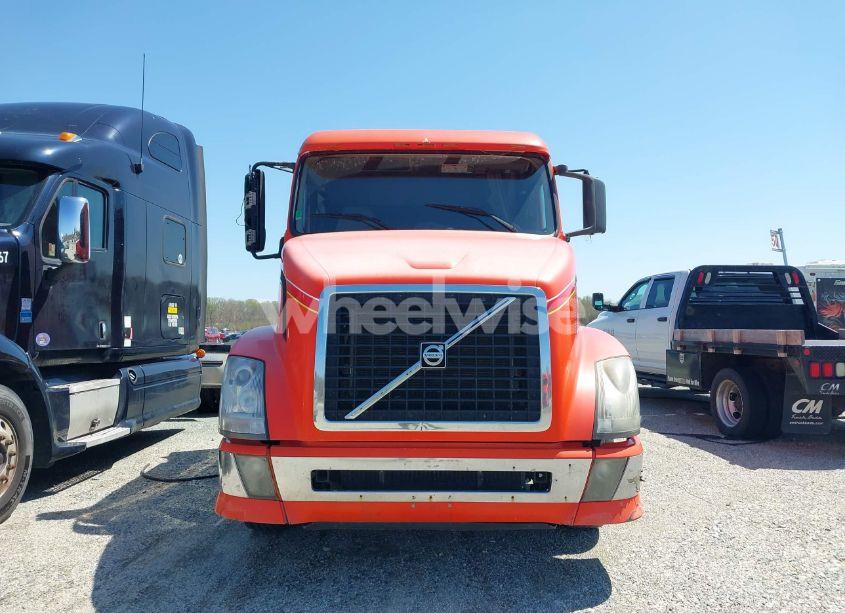 Photo 12 of 2004 Volvo Vn VNL (VIN 4V4NC9GH54N372640)