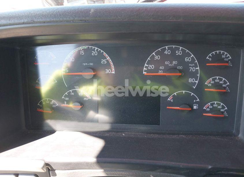 Photo 5 of 2004 Volvo Vn VNL (VIN 4V4NC9GH54N372640)