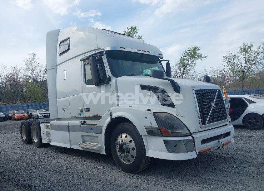 2005 Volvo Vn VNL (VIN 4V4NC9GHX5N387202) main photo