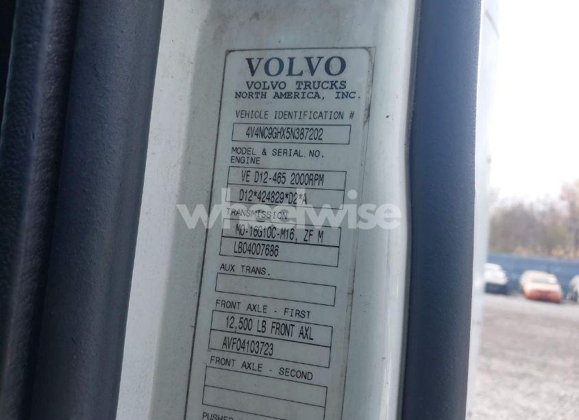 Photo 8 of 2005 Volvo Vn VNL (VIN 4V4NC9GHX5N387202)