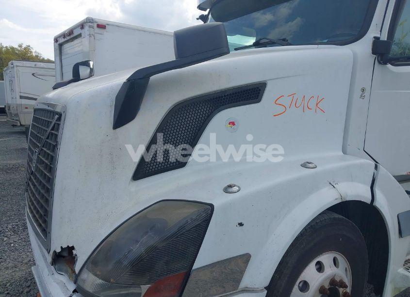 Photo 9 of 2005 Volvo Vn VNL (VIN 4V4NC9GHX5N387202)