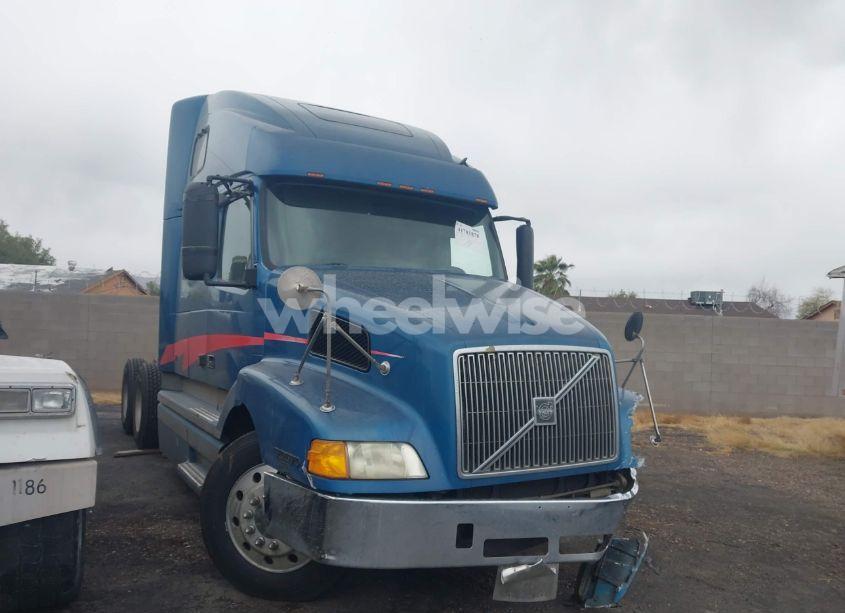 2002 Volvo Vn VNL (VIN 4V4NC9JJ42N259500) main photo