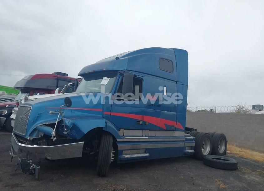 Photo 13 of 2002 Volvo Vn VNL (VIN 4V4NC9JJ42N259500)