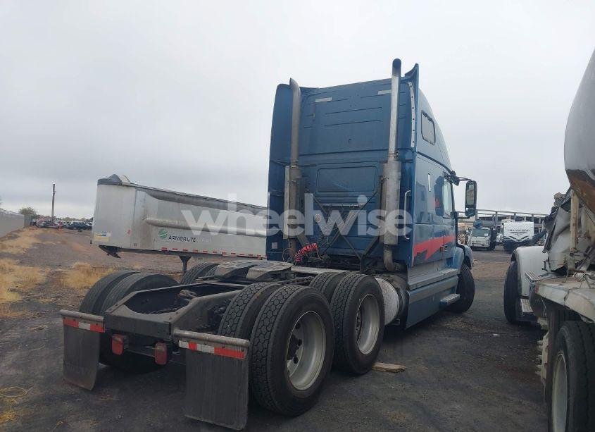 Photo 4 of 2002 Volvo Vn VNL (VIN 4V4NC9JJ42N259500)