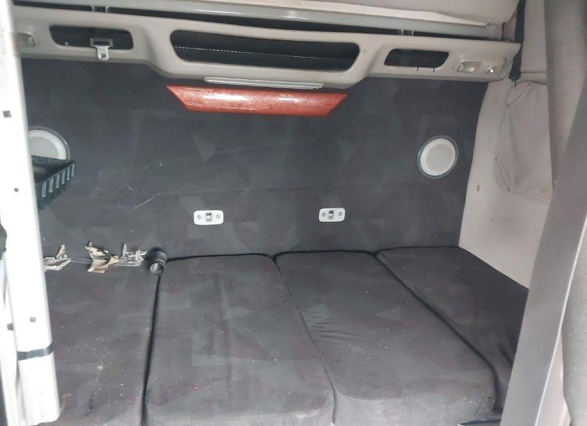 Photo 6 of 2012 Volvo Vn VNL (VIN 4V4NC9TG7CN540242)