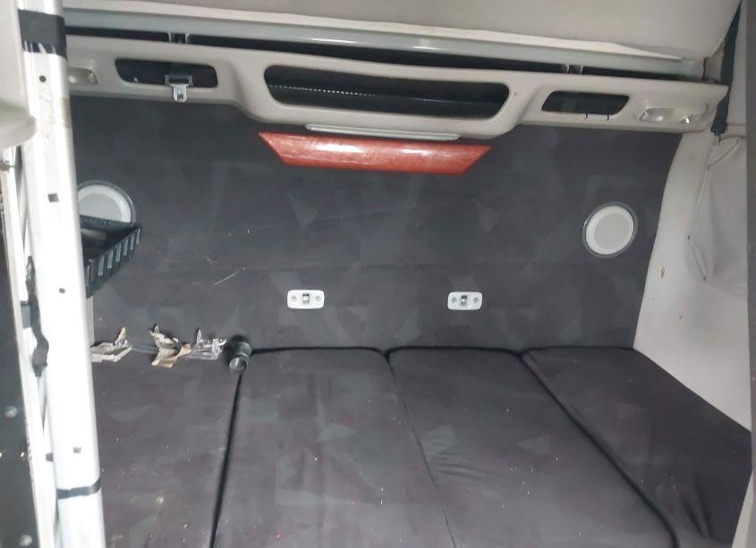 Photo 7 of 2012 Volvo Vn VNL (VIN 4V4NC9TG7CN540242)