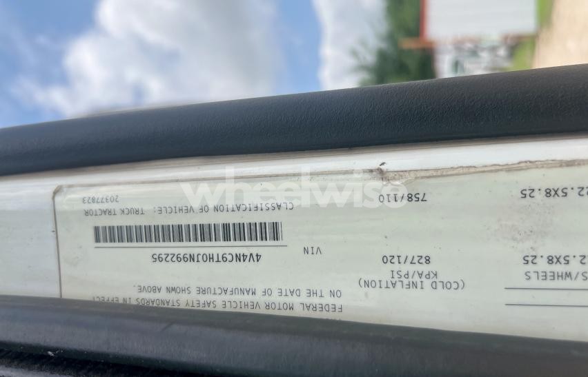 Photo 8 of 2018 VOLVO VN VNL (VIN 4V4NC9TH0JN******)