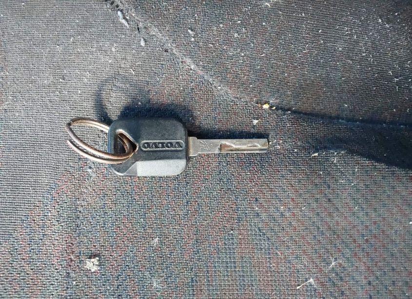 Photo 10 of 2004 Volvo Vn VNL (VIN 4V4NC9TJ04N358685)