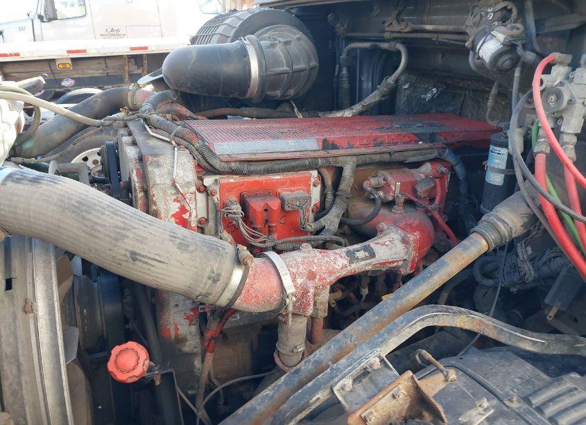 Photo 9 of 2004 Volvo Vn VNL (VIN 4V4NC9TJ04N358685)