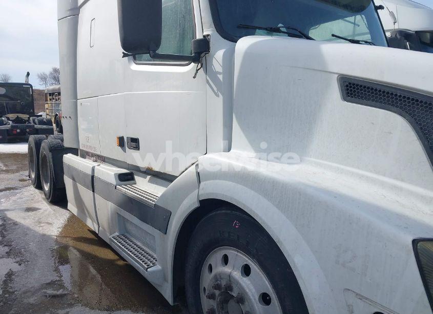 Photo 16 of 2004 Volvo Vn VNL (VIN 4V4NC9TJ94N357034)