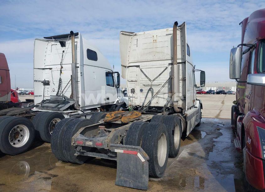 Photo 4 of 2004 Volvo Vn VNL (VIN 4V4NC9TJ94N357034)