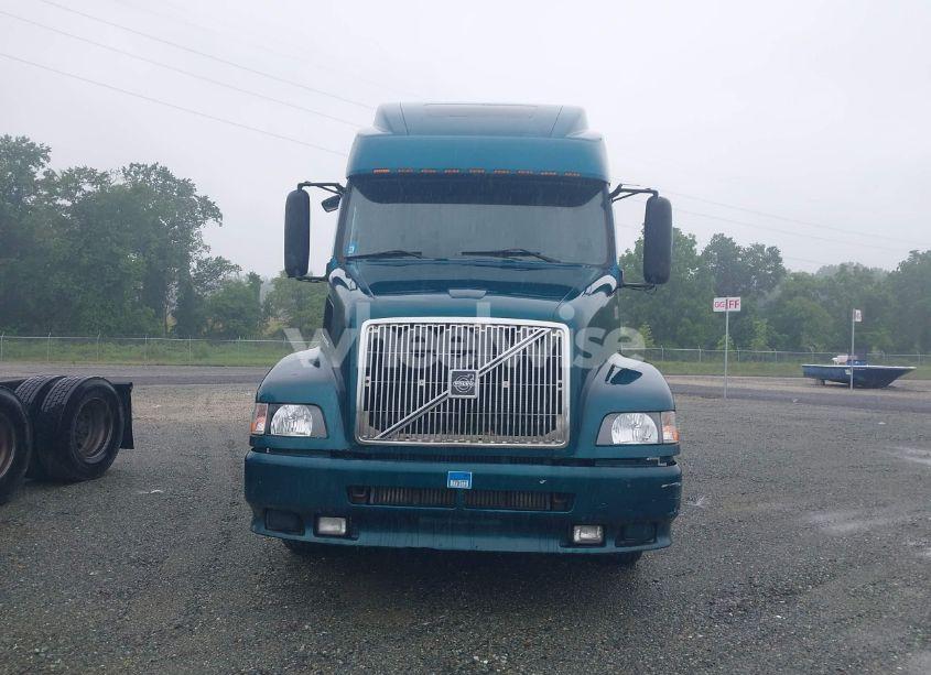 Photo 12 of 2001 Volvo Vn VNL (VIN 4V4NC9TJX1N325933)