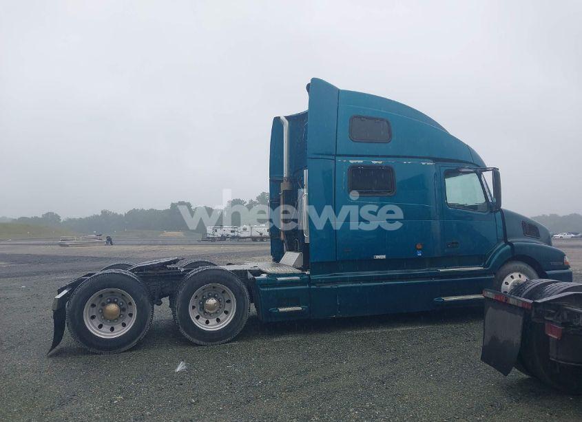 Photo 13 of 2001 Volvo Vn VNL (VIN 4V4NC9TJX1N325933)