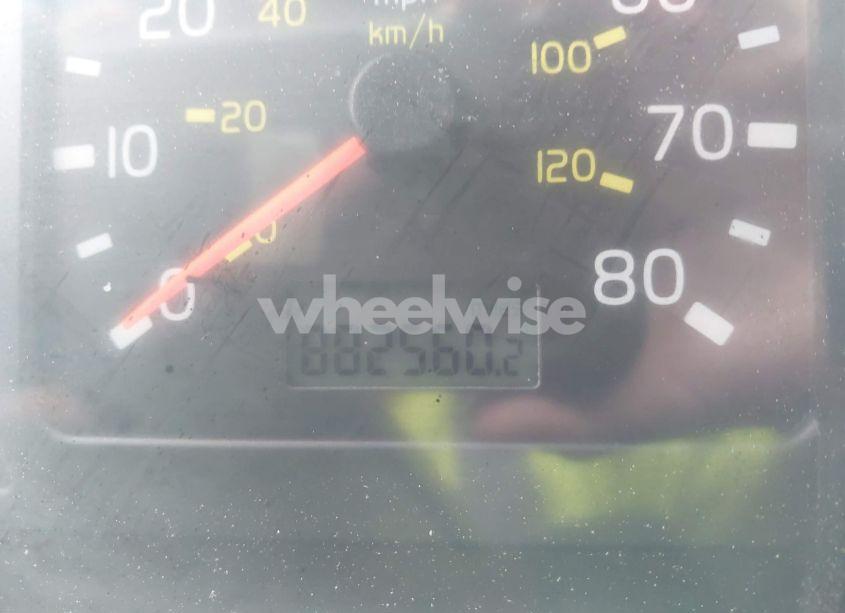 Photo 5 of 2001 Volvo Vn VNL (VIN 4V4NC9TJX1N325933)