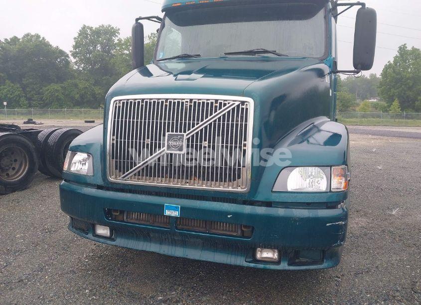 Photo 9 of 2001 Volvo Vn VNL (VIN 4V4NC9TJX1N325933)