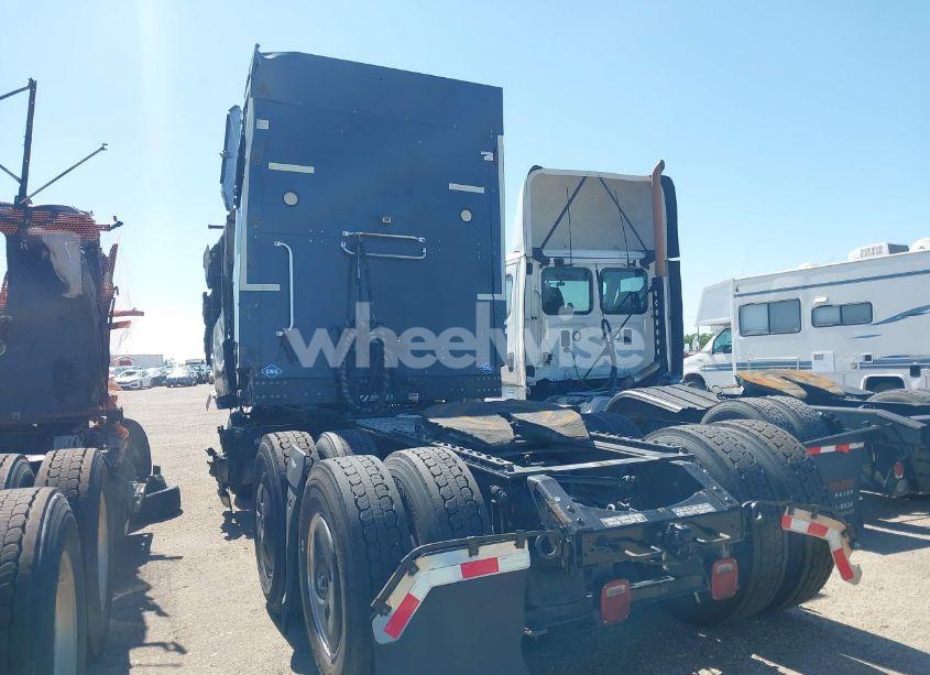 Photo 3 of 2022 Volvo Vnl (VIN 4V4NC9UG0NN317803)