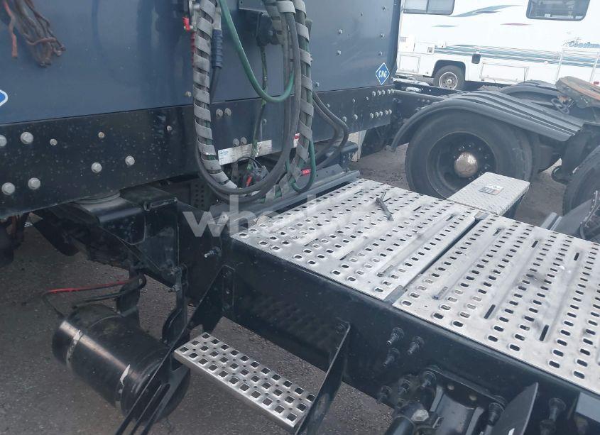 Photo 7 of 2022 Volvo Vnl (VIN 4V4NC9UG0NN317803)