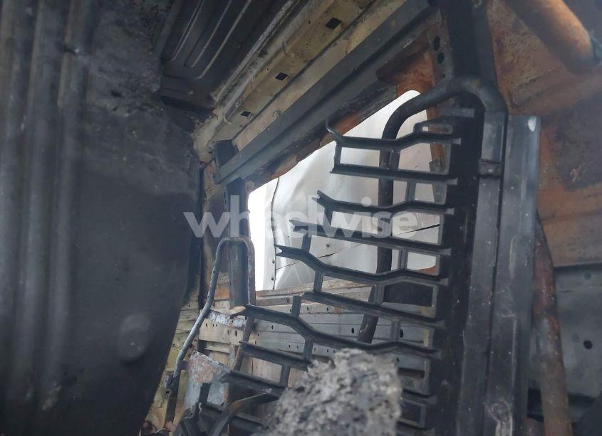 Photo 8 of 2022 Volvo Vnl (VIN 4V4NC9UG0NN317803)