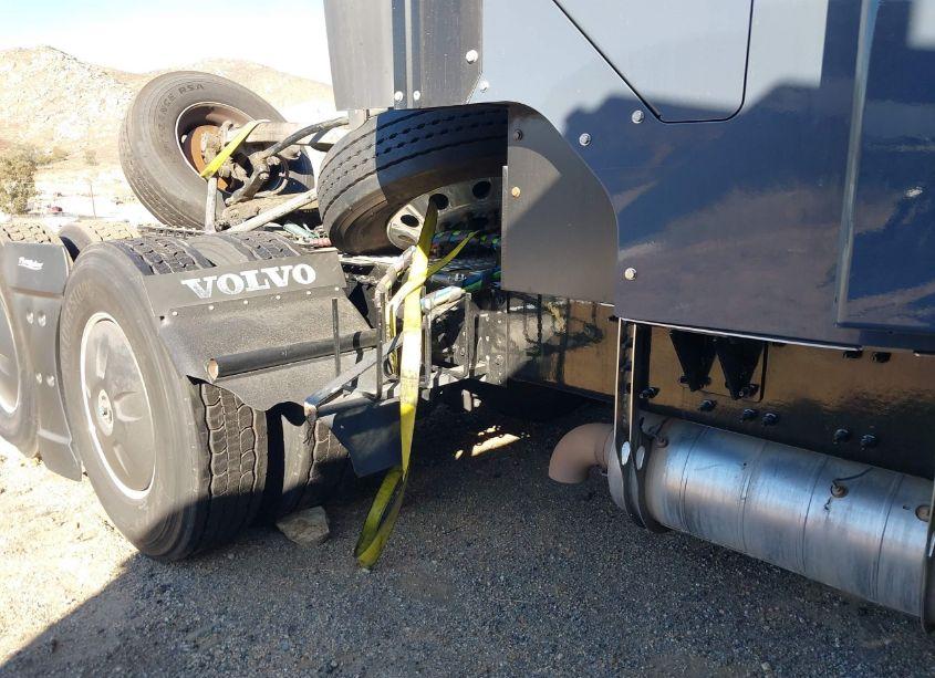 Photo 15 of 2022 Volvo Vnl (VIN 4V4NC9UG3NN312188)