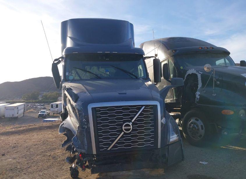 Photo 16 of 2022 Volvo Vnl (VIN 4V4NC9UG3NN312188)
