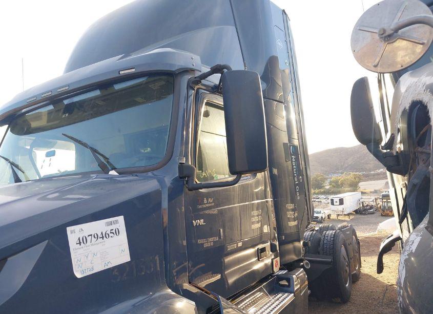 Photo 18 of 2022 Volvo Vnl (VIN 4V4NC9UG3NN312188)