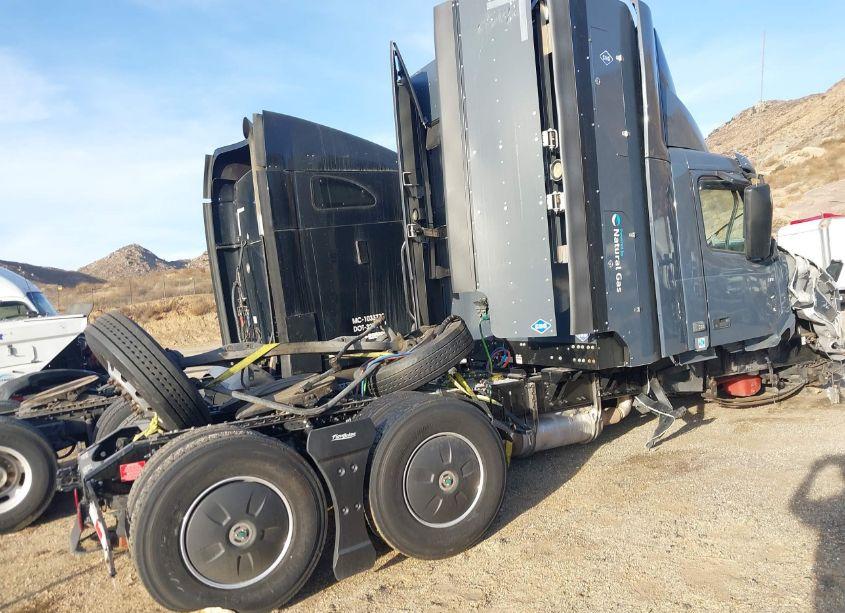 Photo 4 of 2022 Volvo Vnl (VIN 4V4NC9UG3NN312188)