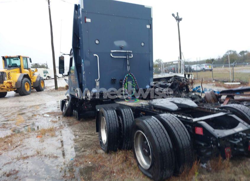 Photo 3 of 2022 Volvo Vnl (VIN 4V4NC9UG4NN309672)