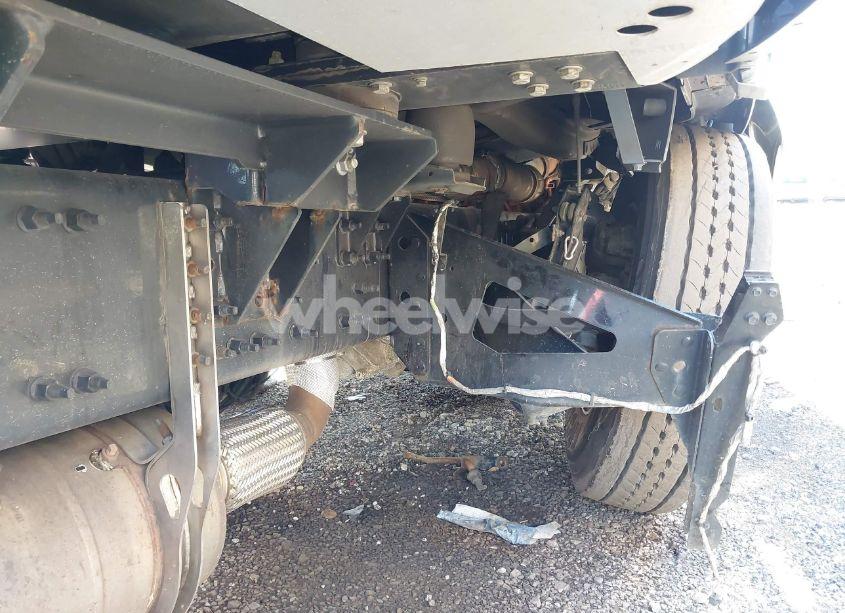 Photo 14 of 2022 Volvo Vnl (VIN 4V4NC9UG4NN311096)