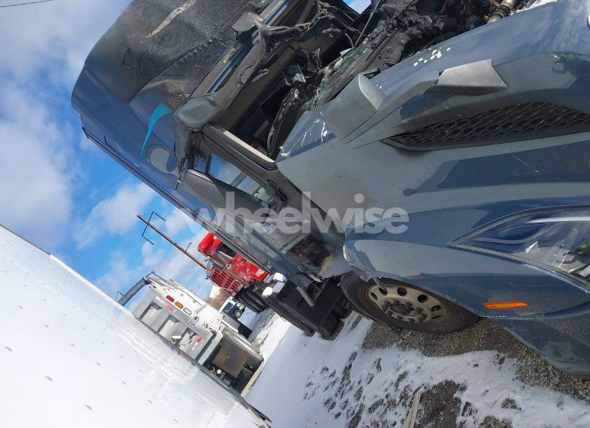 Photo 3 of 2022 Volvo Vnl (VIN 4V4NC9UG4NN311096)