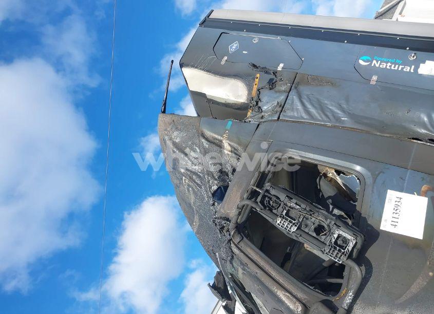 Photo 4 of 2022 Volvo Vnl (VIN 4V4NC9UG4NN311096)