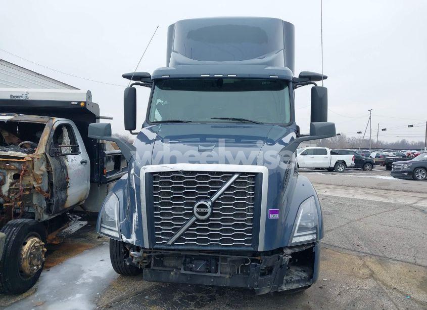 Photo 12 of 2023 Volvo Vnl (VIN 4V4NC9UG5PN335569)
