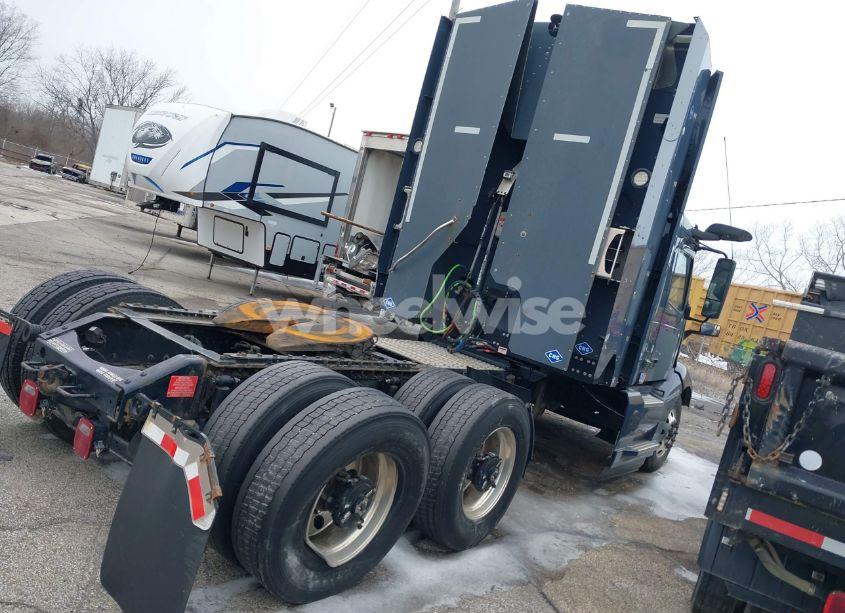 Photo 4 of 2023 Volvo Vnl (VIN 4V4NC9UG5PN335569)