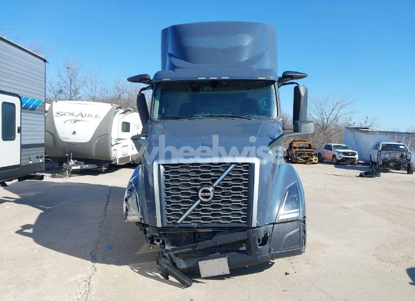 Photo 13 of 2021 Volvo Vnl (VIN 4V4NC9UG9MN282337)