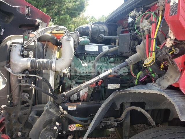 Photo 6 of 2020 VOLVO VNR (VIN 4V4WC9EG4LN225612)