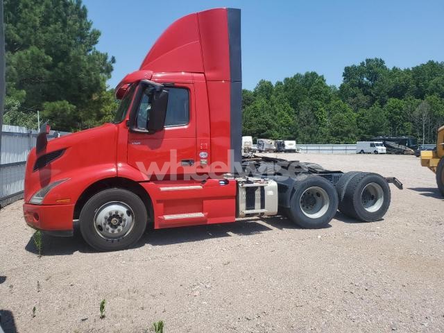 Photo 8 of 2020 VOLVO VNR (VIN 4V4WC9EG4LN225612)