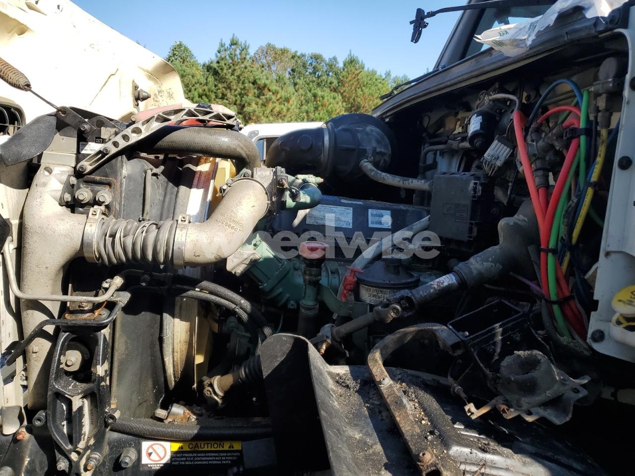 Photo 7 of 2019 VOLVO VHD DUMP TRUCK (VIN 4V5K99EG4KN202399)