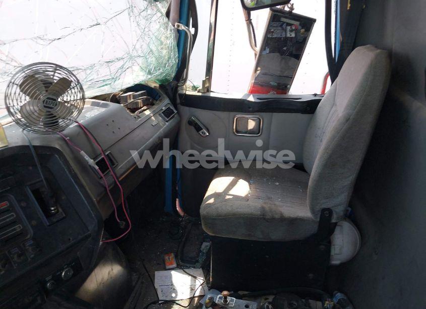 Photo 6 of 2000 Volvo Acl (VIN 4V5SC2JH1YN520559)