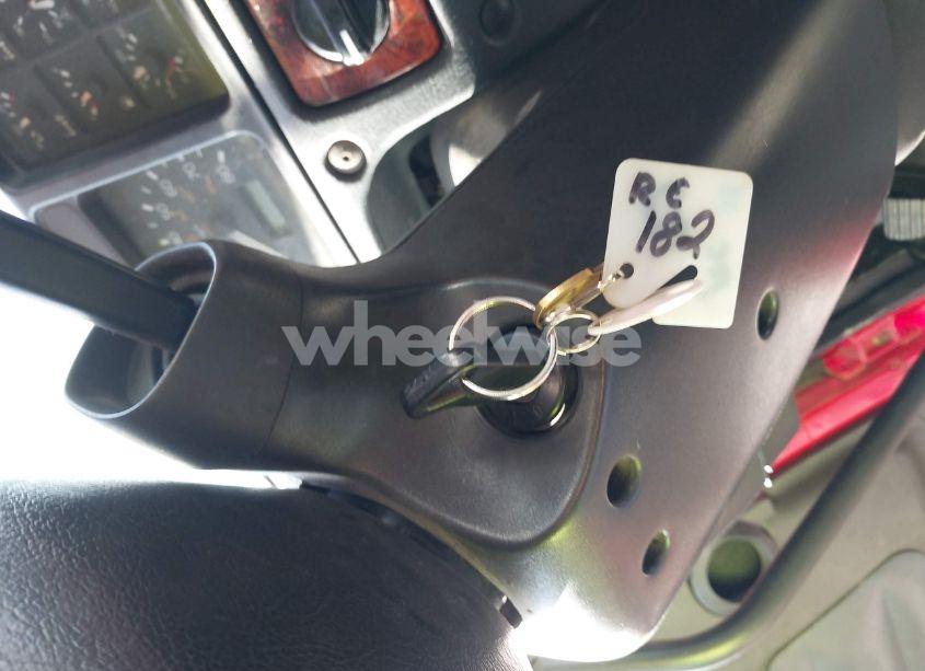 Photo 10 of 1999 Volvo Vn N/A (VIN 4VG7DARH4XN765203)