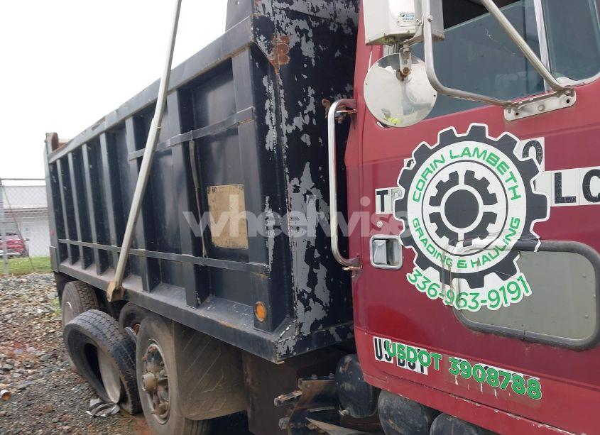 Photo 13 of 1997 Volvo Conventional WG (VIN 4VHJCCGF0VN859528)