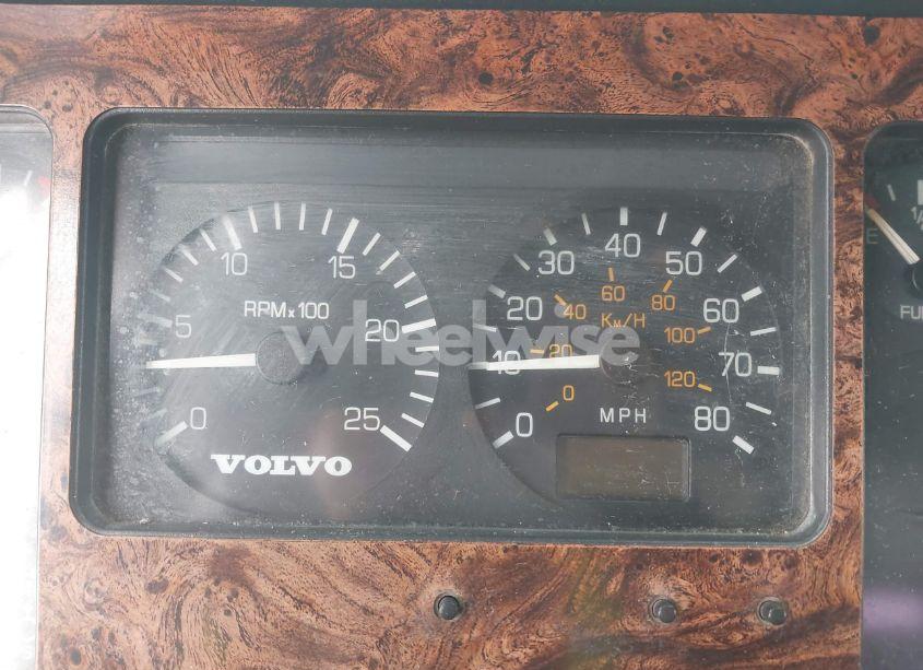 Photo 5 of 1999 Volvo Conventional WAH (VIN 4VHPCEPF3XN785935)