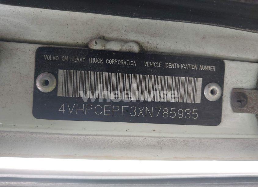 Photo 8 of 1999 Volvo Conventional WAH (VIN 4VHPCEPF3XN785935)