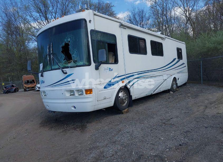 Photo 2 of 2001 National R CARIBBEAN (VIN 4VZ4M9692XC033430)