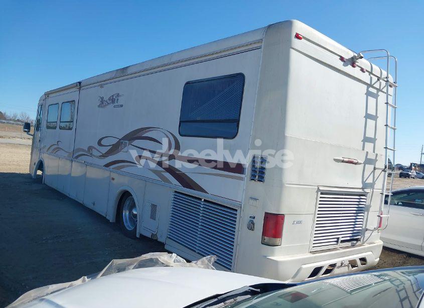 Photo 3 of 2001 Spartan Motors MOTORHOME 4VZ (VIN 4VZBN23971C038338)