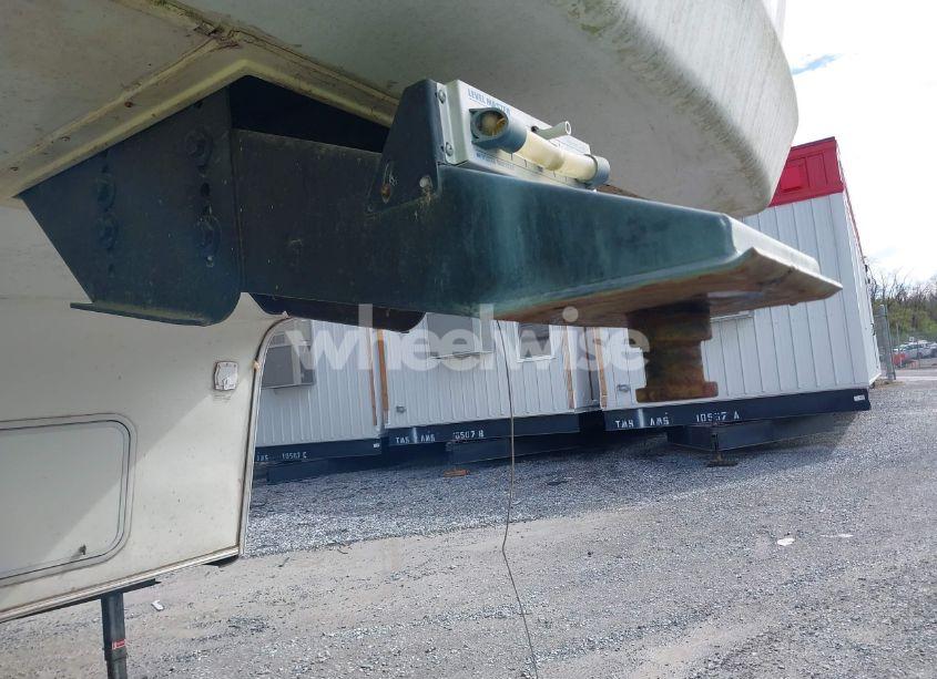 Photo 10 of 2001 Forest River CEDAR CREEK (VIN 4X4FCRK261P183010)