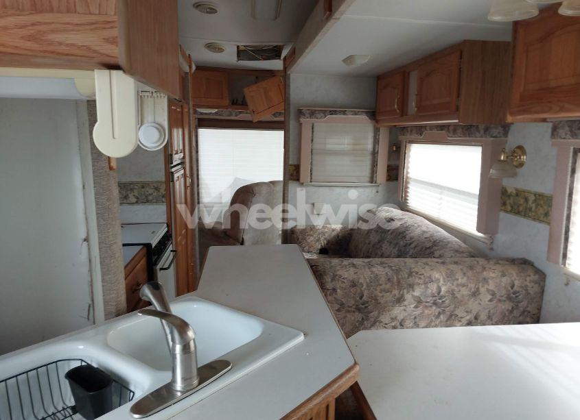 Photo 5 of 2001 Forest River CEDAR CREEK (VIN 4X4FCRK261P183010)